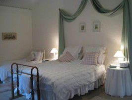 Peechabella Vineyards Bed & Breakfast - Accommodation Directory 1