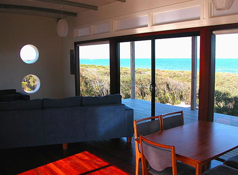BlueSeas Beach House - Accommodation Directory 2