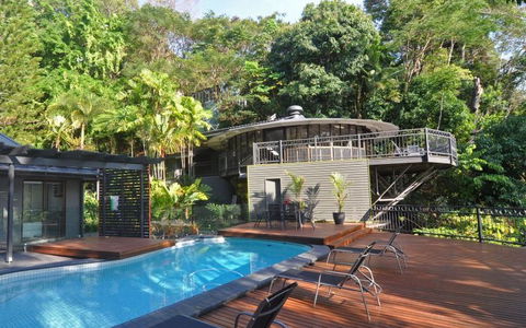 The Cairns Holiday Homes Red Arrow Lodge - Edge Hill, Cairns - Accommodation Directory 1