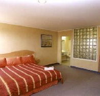 Lighthouse Hotel - Accommodation Directory