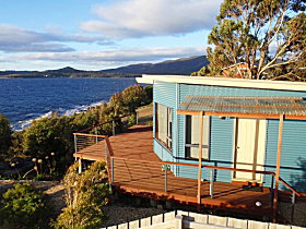 Larus Waterfront Cottage - Accommodation Directory 0