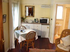 Elm Wood Classic Bed And Breakfast - Accommodation Directory 3