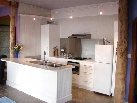 Larus Waterfront Cottage - Accommodation Directory 4