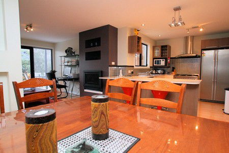 Oakley Place Townhouse - Tasmanian Short Stays - Accommodation Directory 1