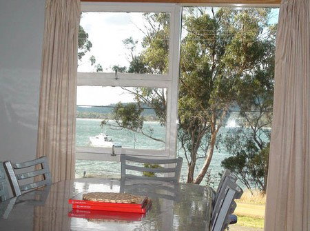White Beach By The Water Holiday Accommodation - Accommodation Directory 3