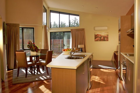 Wyndham Seven Mile Beach - Accommodation Directory 8