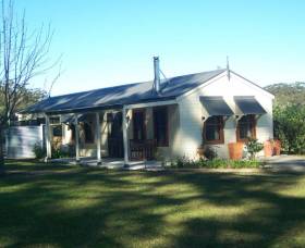 Hillcrest Cottage - Accommodation Directory 0