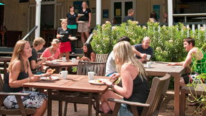 Halse Lodge Backpackers Hostel YHA - Accommodation Directory 2
