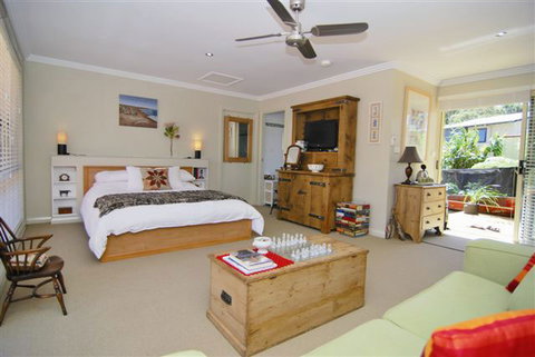 The Nature Lodge - Accommodation Directory 0