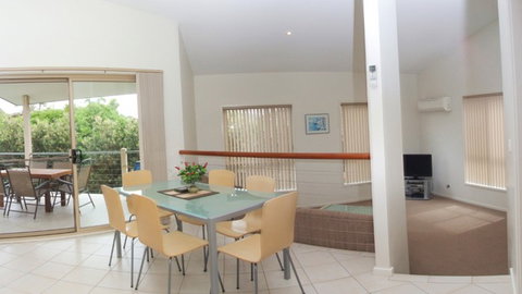 Parker By The Sea - Accommodation Directory 0