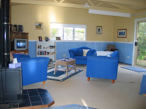 The Lodge - Far Meadow - Accommodation Directory 3