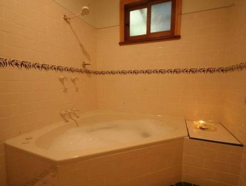 Elouera - Accommodation Directory 4