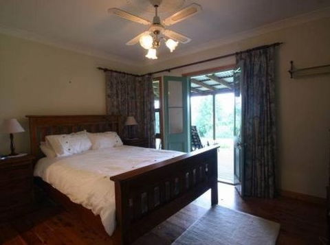 Elouera - Accommodation Directory 5
