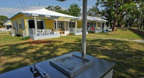 Calm Waters Waterfront Cottages - Accommodation Directory 4