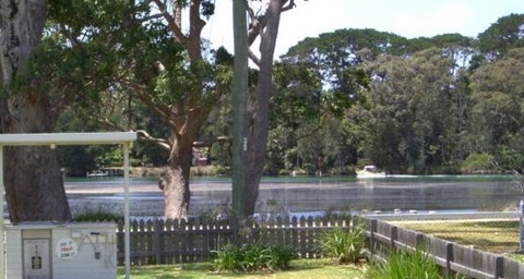 Calm Waters Waterfront Cottages - Accommodation Directory 5