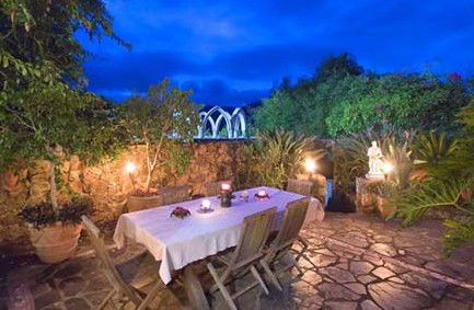 Castle On The Hill Bed And Breakfast - Accommodation Directory 2