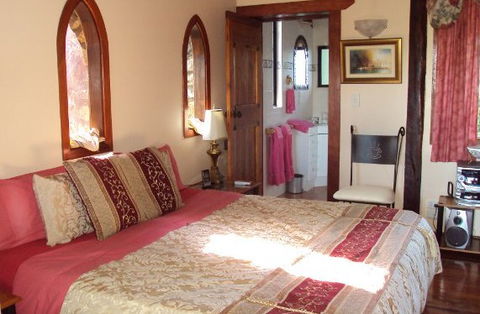 Castle On The Hill Bed And Breakfast - Accommodation Directory 4