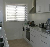 Hill Crest House - Accommodation Directory