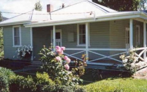 Honeysuckle Cottage Jingellic - Accommodation Directory 1