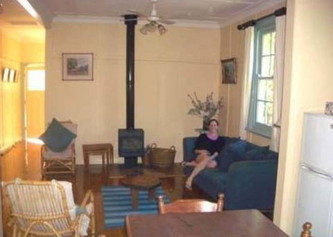 Honeysuckle Cottage Jingellic - Accommodation Directory 3
