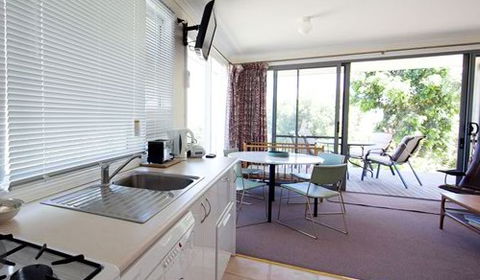 Queens Cottage - Accommodation Directory 2