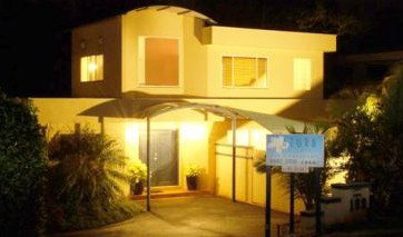 Azura Beach House Bed And Breakfast - Accommodation Directory 5