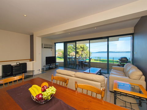 Dolphins - Accommodation Directory 1