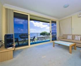 Little Hut - Accommodation Directory 1