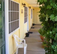 Bradman Motor Inn - Accommodation Directory