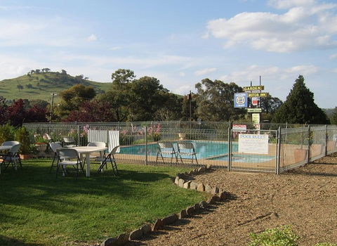Garden Motor Inn - Accommodation Directory 3