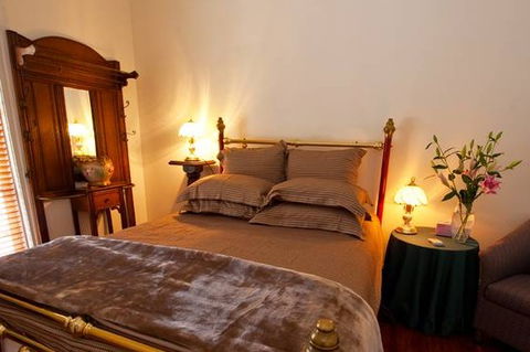 Bright On The Murray - Accommodation Directory 2