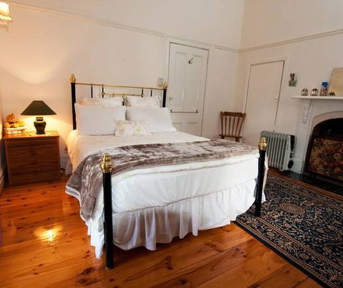 Bright On The Murray - Accommodation Directory 3