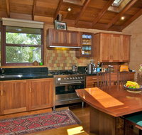 Bodhi Cottages - Mountaintop Villa - Accommodation Directory
