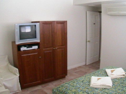 R & R @ Woodgate Beach - Accommodation Directory 1