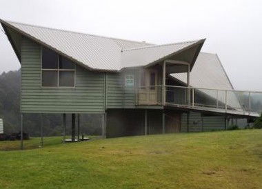 R And R - Holiday Home - Accommodation Directory 5