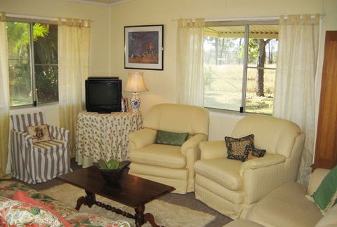 Flag Springs Bush Retreat - Accommodation Directory 3