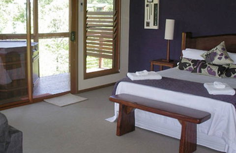 Ravensbourne Escape Tree Tops - Accommodation Directory 3