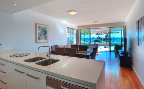 Reflection On The Sea - Accommodation Directory 3