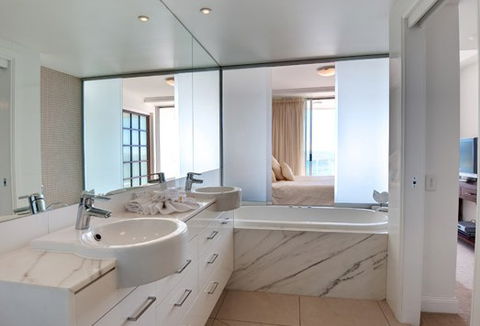 Reflection On The Sea - Accommodation Directory 4