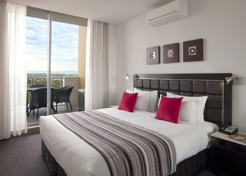Meriton Serviced Apartments Southport - Accommodation Directory 5