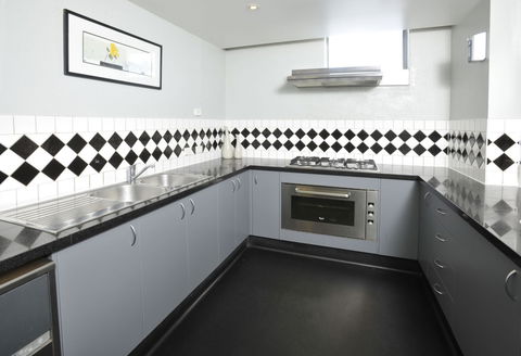 Sleep And Go Hotel, Preston - Accommodation Directory 0
