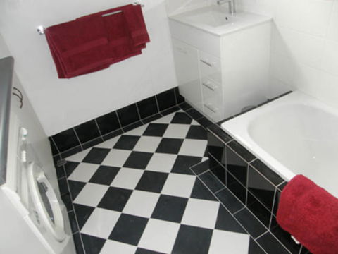 Adair Apartment - Accommodation Directory 5