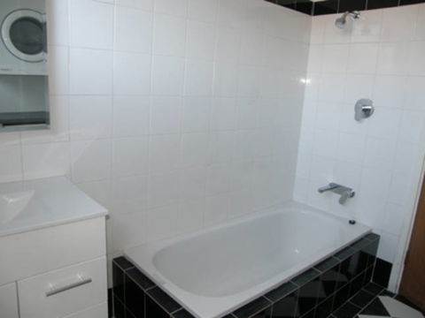 Adair Apartment - Accommodation Directory 7