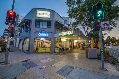 West End Central Apartments - Accommodation Directory 3