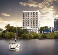 Oaks M on Palmer - Accommodation Directory