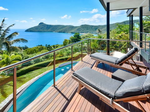 Whitsunday Holidays - Accommodation Directory 0