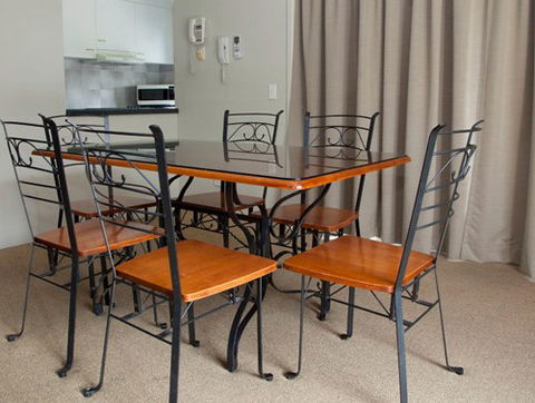 Ambassador Apartments Holiday Units - Accommodation Directory 1