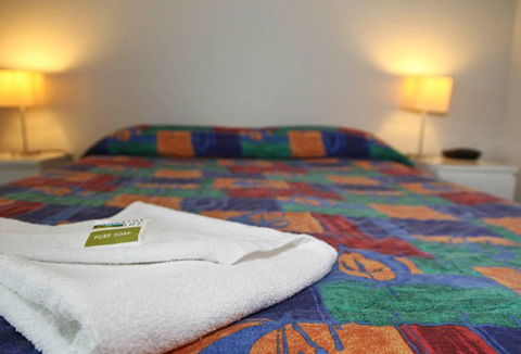 Ambassador Apartments Holiday Units - Accommodation Directory 3