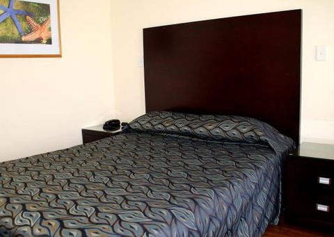 Centenary Motor Inn - Accommodation Directory 3