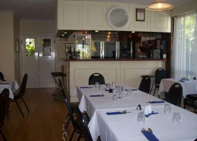 Centenary Motor Inn - Accommodation Directory 4